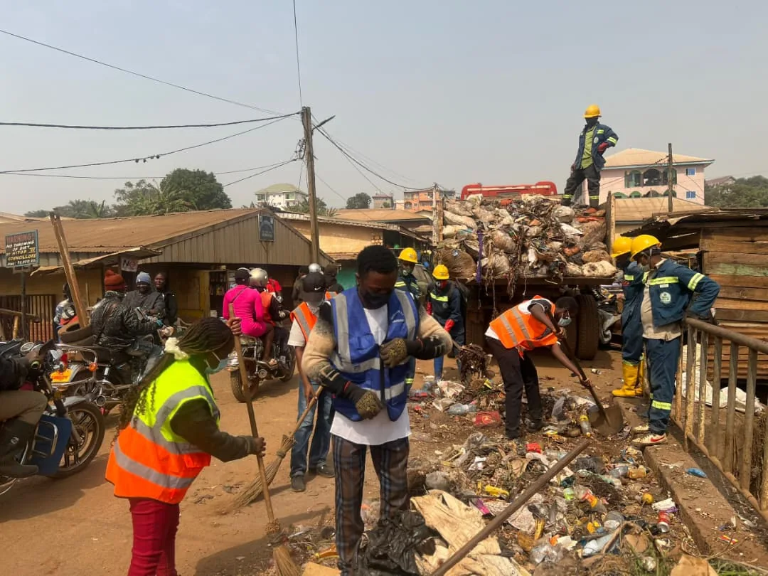 Young people taking part in a clean-up in Bamenda
